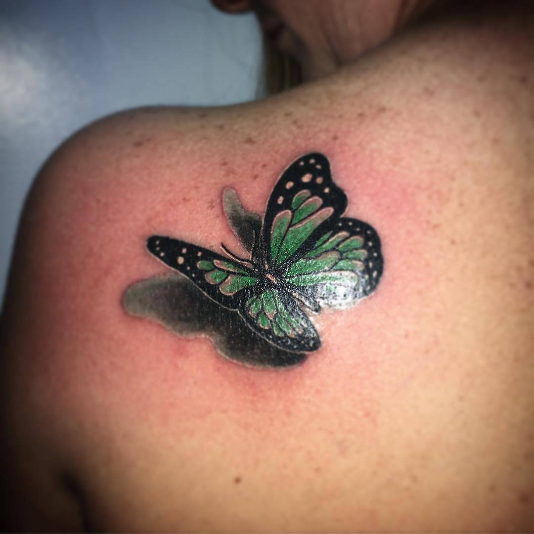 tatuaggio-farfalle-realistiche-by-@coopertattoo23