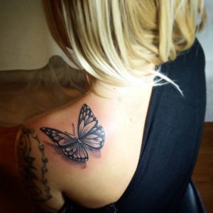 tatuaggio-farfalle-schiena-by-@ale10_tattooartist_1