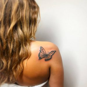tatuaggio-farfalle-schiena-by-@aleniotattooer