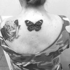 tatuaggio-farfalle-schiena-by-@alessandro_cioci_tattooer