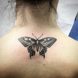 tatuaggio-farfalle-schiena-by-@arrigooldtattooer
