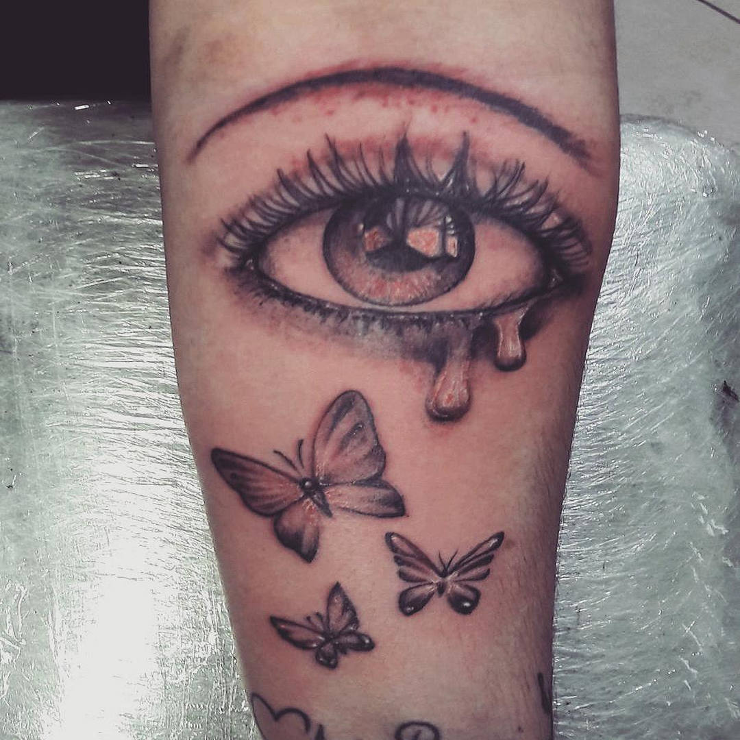 tatuaggio-gruppo-di-farfalle-by-@carlodalessandrotattoo