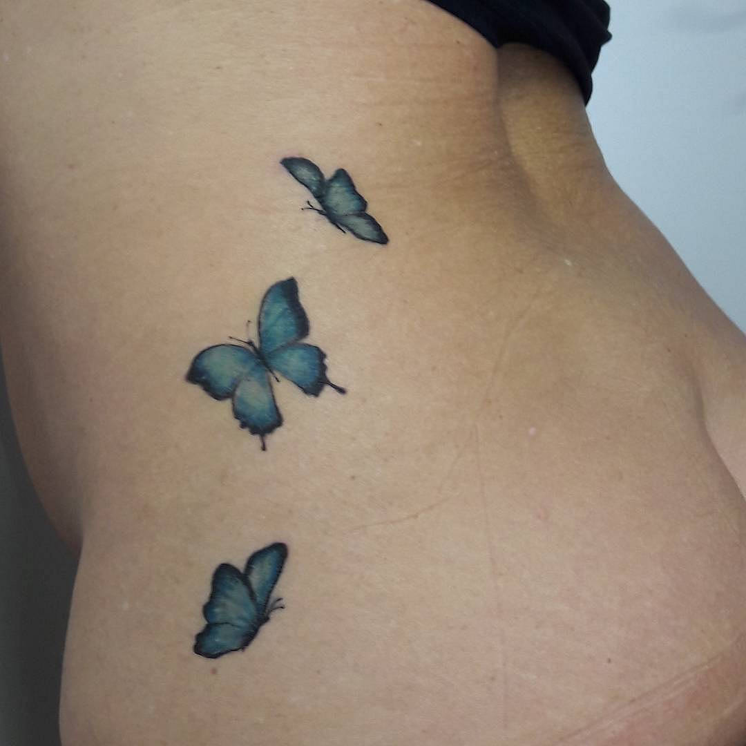 tatuaggio-gruppo-di-farfalle-by-@erika_chesta