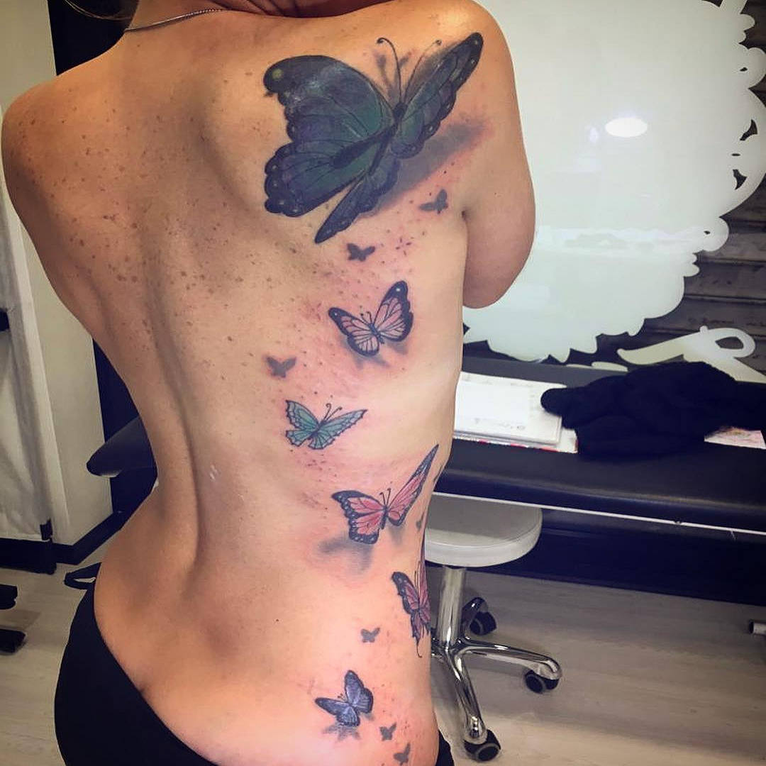 tatuaggio-gruppo-di-farfalle-by-@grazia_red_haze