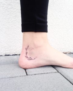 tattoo stilizzato piede by @erka_z