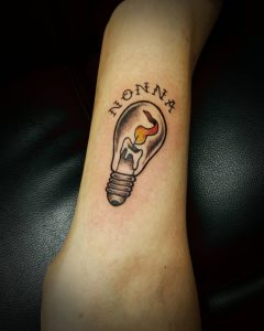 tattoo lampadina by @aurelio_trapani