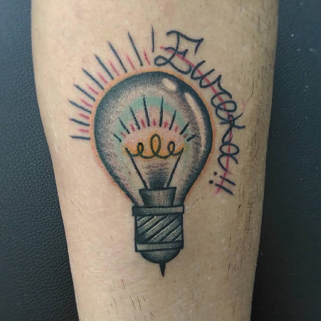tattoo lampadina by @les pozer