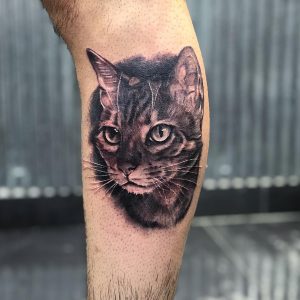 Tattoo gatto by @carlos_arana_tattoo
