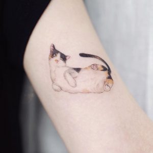 Tattoo gatto by @paw.tattoo