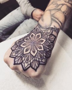 tattoo mandala by @leanneckerr