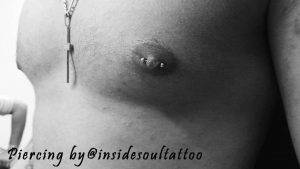 nipple piercing uomo by @insidesoultattoo