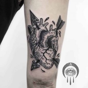 tattoo cuore trafitto by @canehotattoo