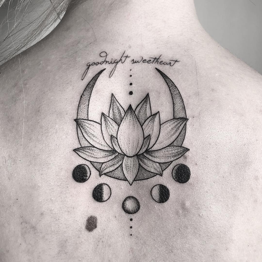 tattoo fiore di loto fasi lunari by @nathtlong
