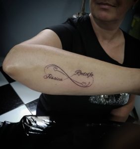 tattoo infinito con nome by @dan_tattoosp
