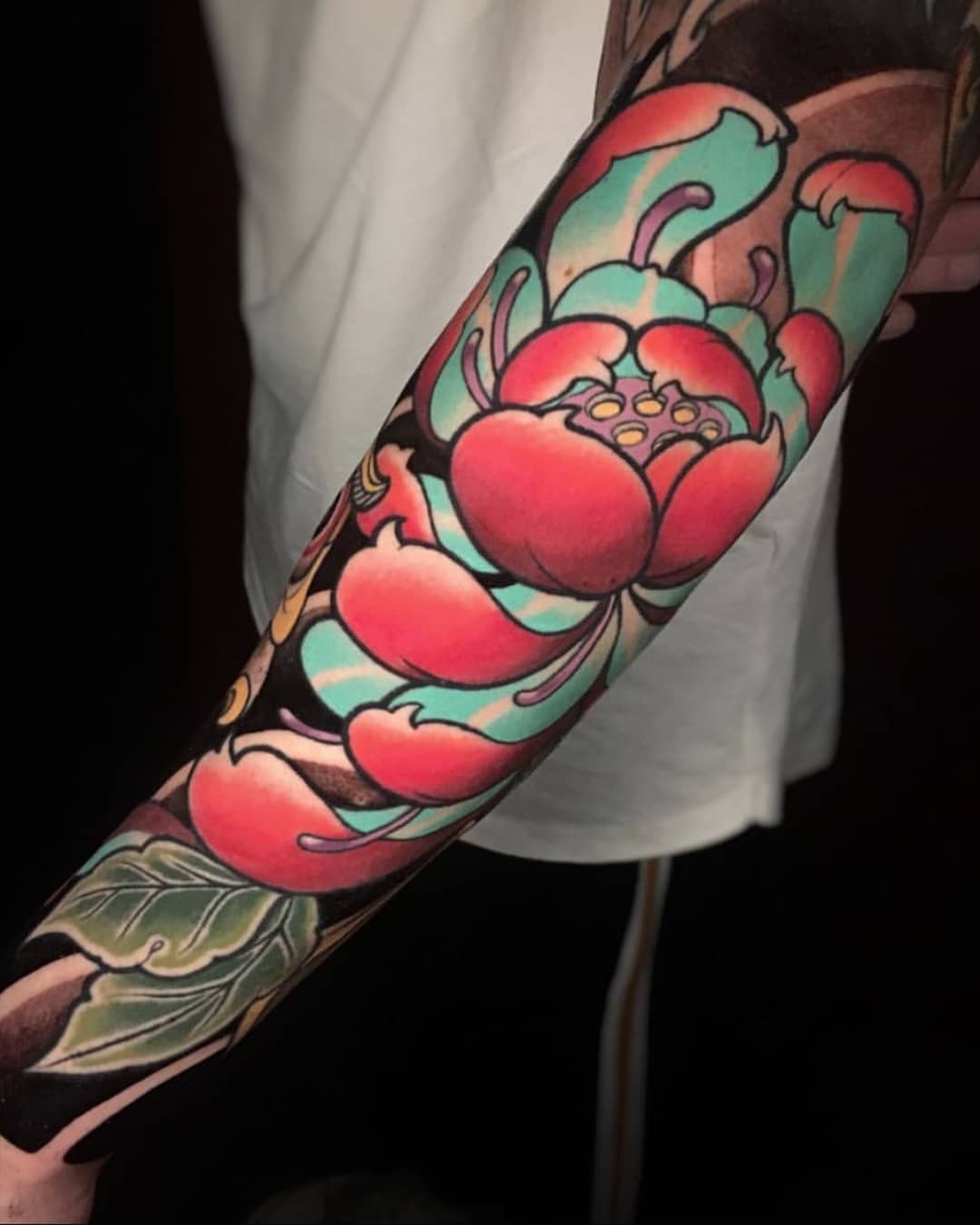 tatuaggio fiore di loto significato by @staygoldtattooit