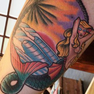 tatuaggio sirena mare palme by @nickwallace_tattooer