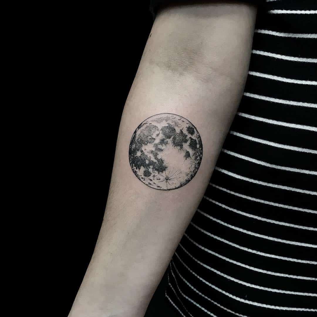 Tatuaggio luna by @louieherzog