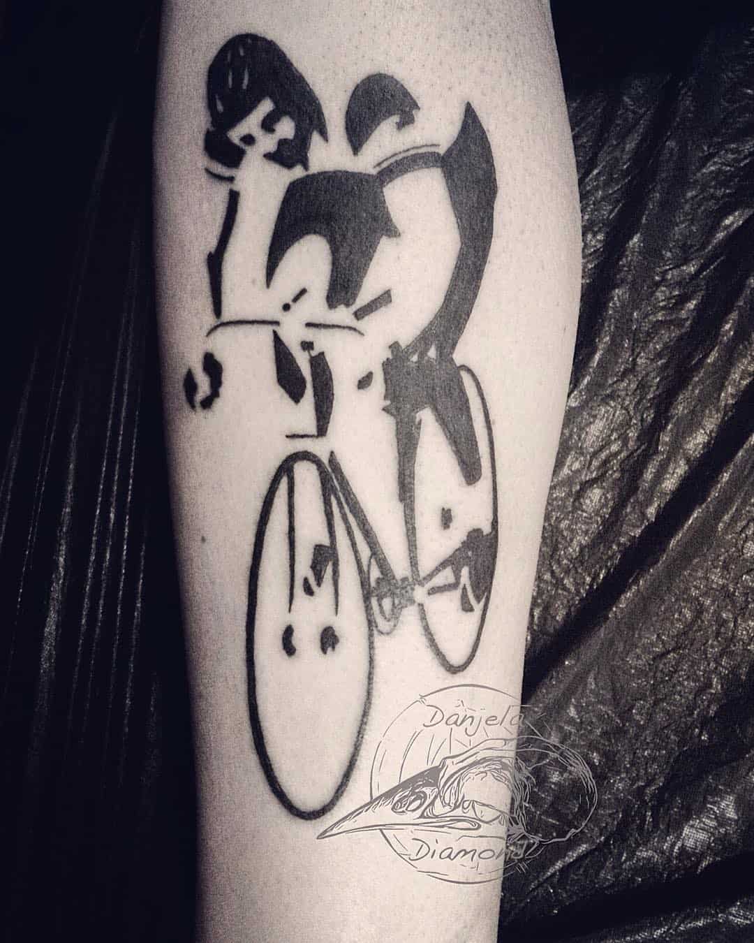 tatuaggio corridore bicicletta by @danjela diamond